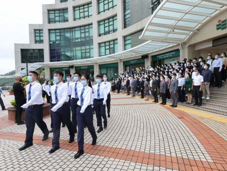 典礼由教大学生升旗队负责升旗