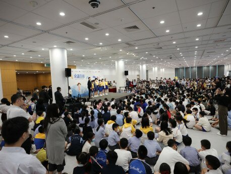 本屆展覽吸引超過1,000名來自本地及大灣區的小學師生參與，為香港學界最大型的小學STEM探究專題展覽