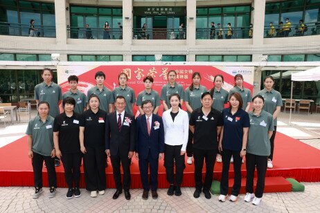 Tianjin Women's Volleyball Team and Executive Vice President of the Volleyball Academy of China Ms Zhang Na; former Chinese Women's Volleyball Team members Ms Li Juan, Ms Wei Qiuyue; the EdUHK National Athlete Ambassador Ms Yao Di attended the ceremony