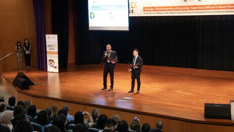 (Left) Dr Alfredo Bautista, Associate Head (Internationalisation) of Department of Early Childhood Education of EdUHK and (Right) Dr Jianbin Li, Associate Head (Community Engagement) of Department of Early Childhood Education of EdUHK