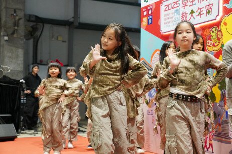 市集设有小型音乐表演区，让教大学生和中小学生一展演艺才华