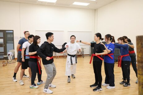 教大校友前中國香港空手道代表劉知名先生教授空手道技巧