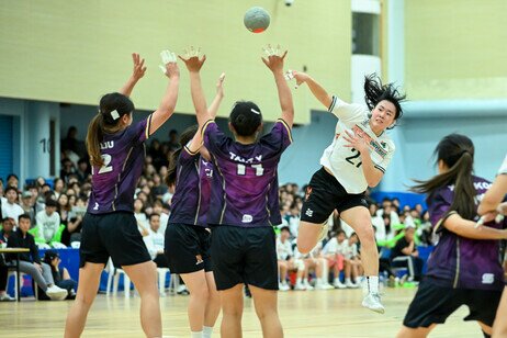 教大女子手球隊在中國香港大專體育協會女子手球比賽決賽中奪冠